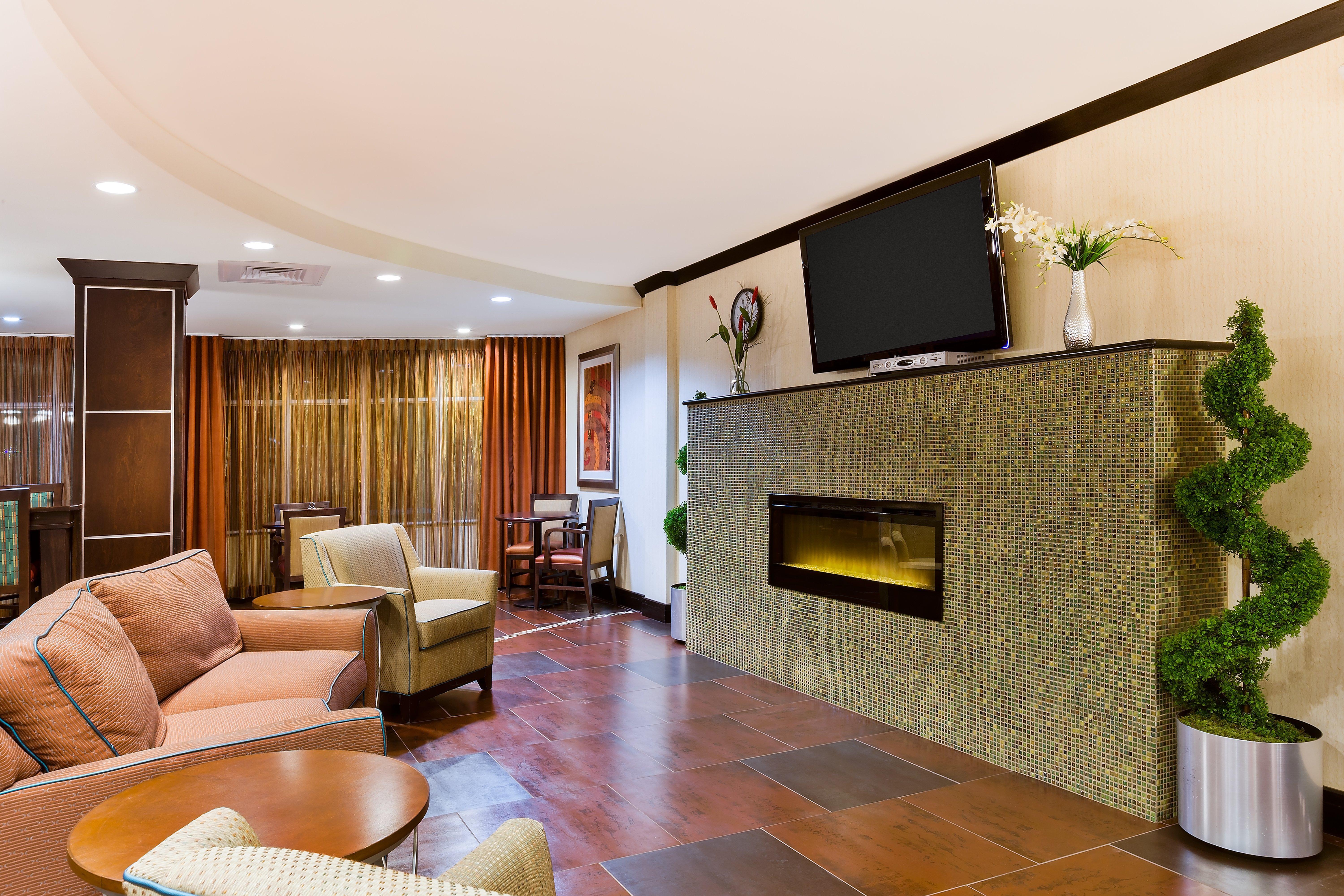 Holiday Inn Express And Suites Alpine By Ihg Exterior foto