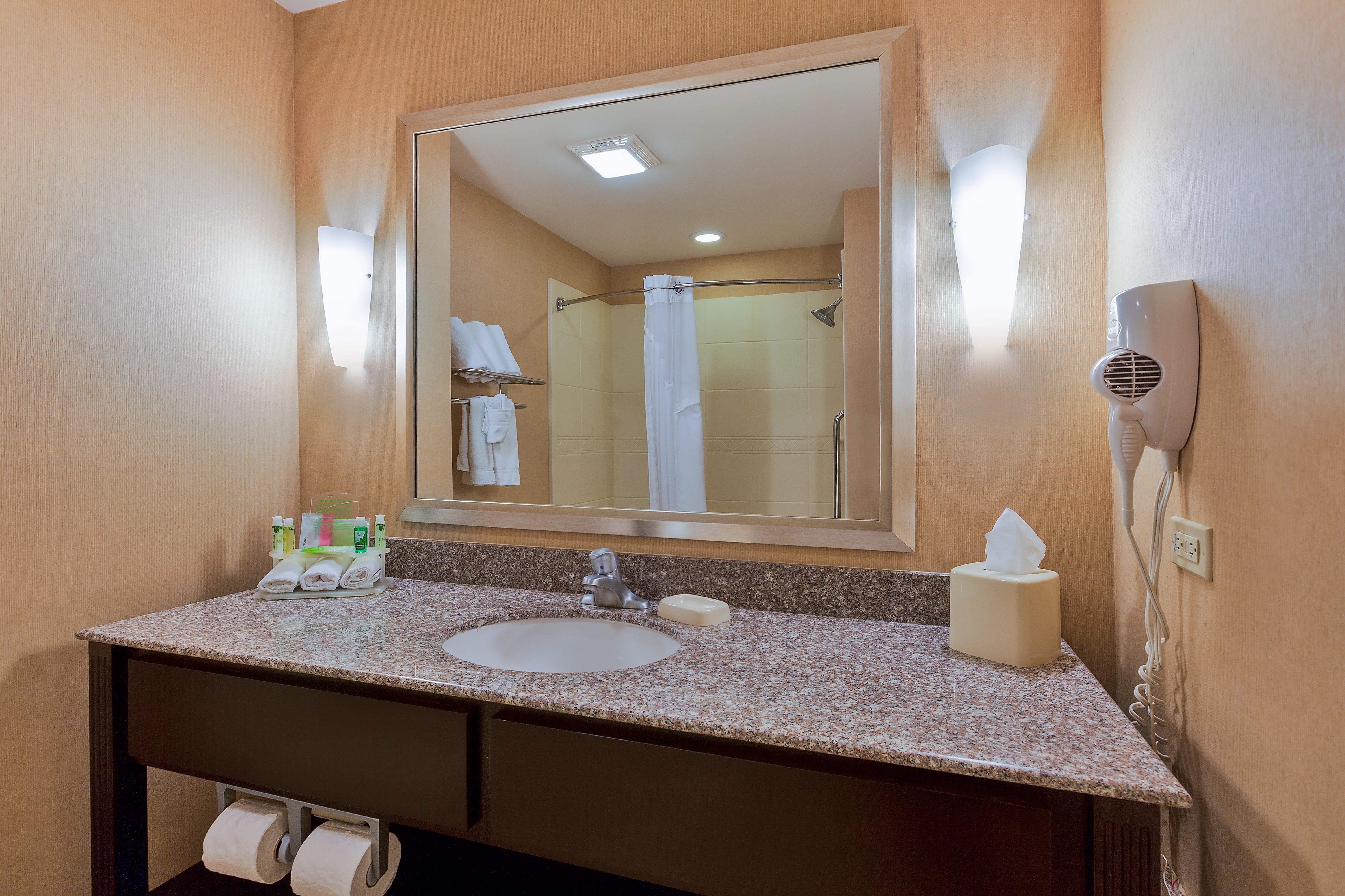 Holiday Inn Express And Suites Alpine By Ihg Exterior foto
